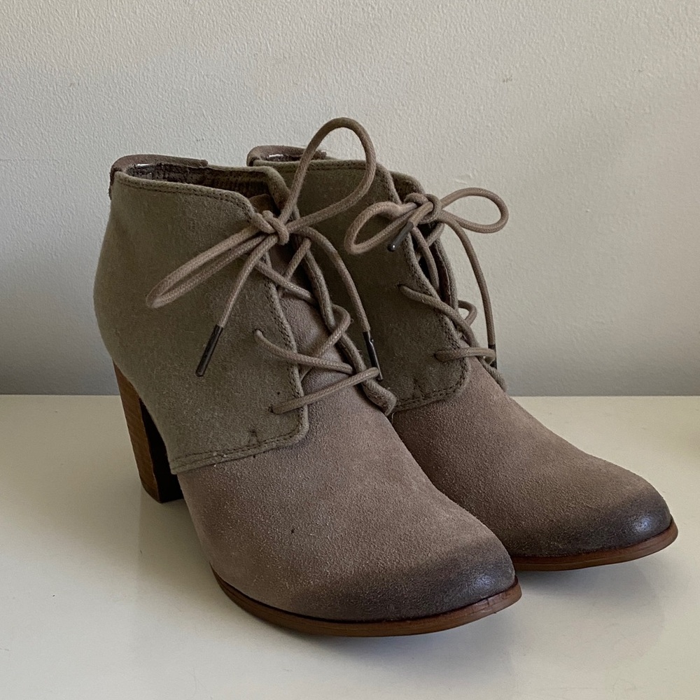Toms Lace-up Taupe Tan Heeled Ankle Booties Size 9